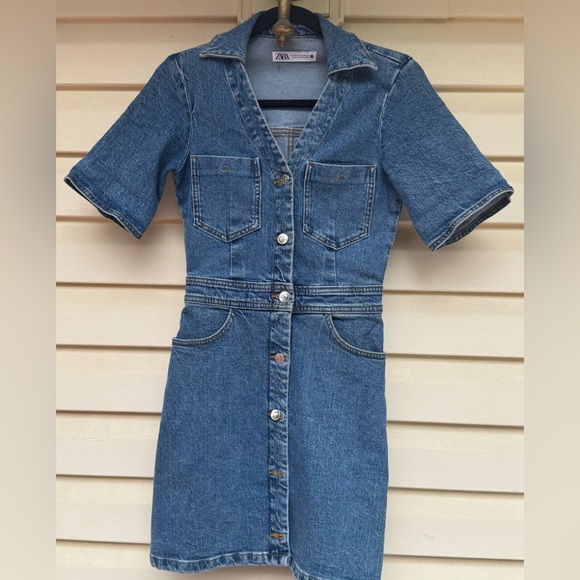 Zara Medium Wash Denim Mini Dress, Front Row Buttons, Front & Back Pockets, XS - Picture 1 of 9